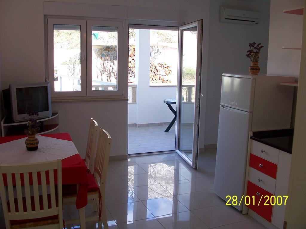 Apartments Perdijic Nemira Оміш Номер фото