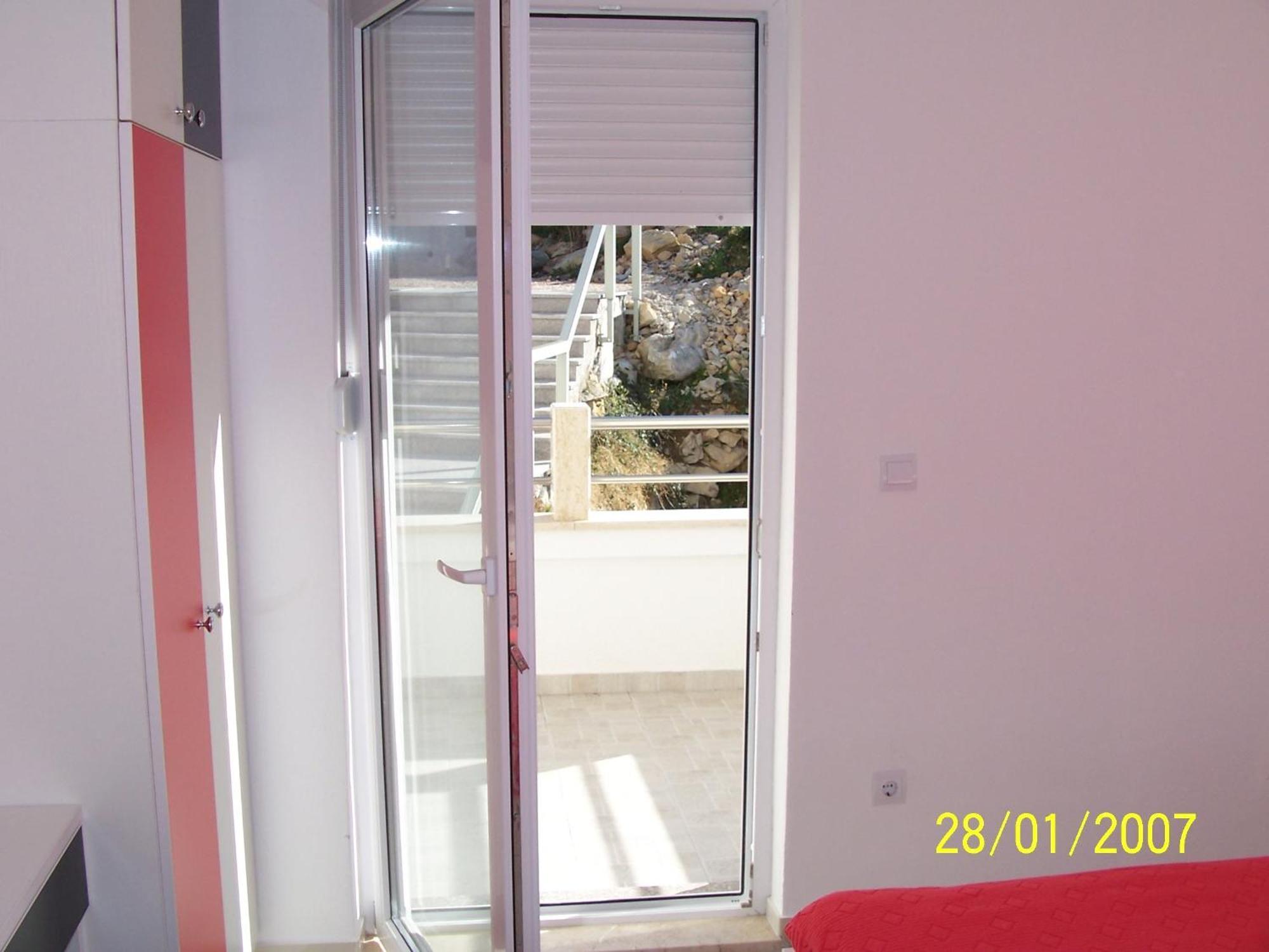 Apartments Perdijic Nemira Оміш Екстер'єр фото