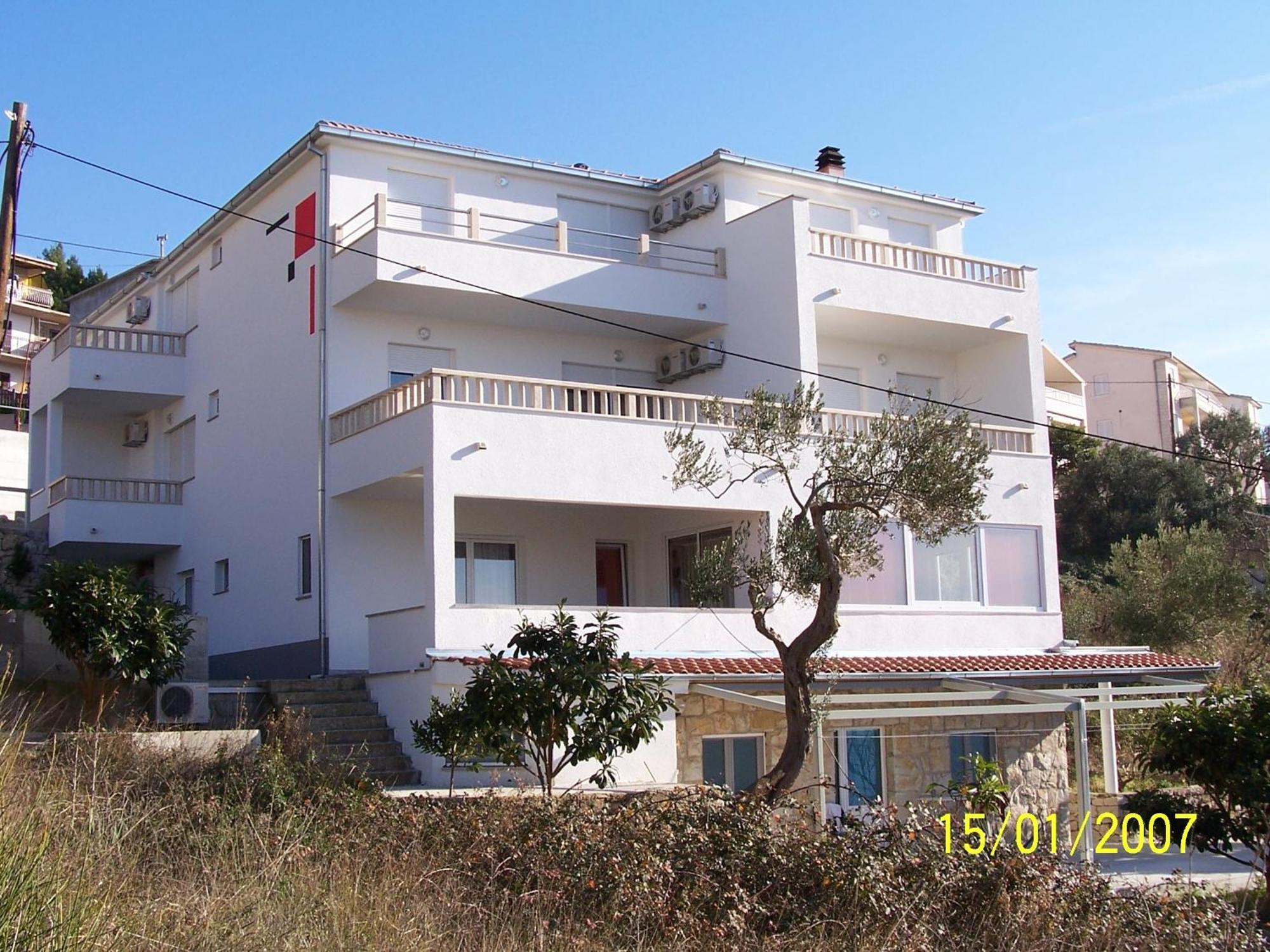 Apartments Perdijic Nemira Оміш Екстер'єр фото