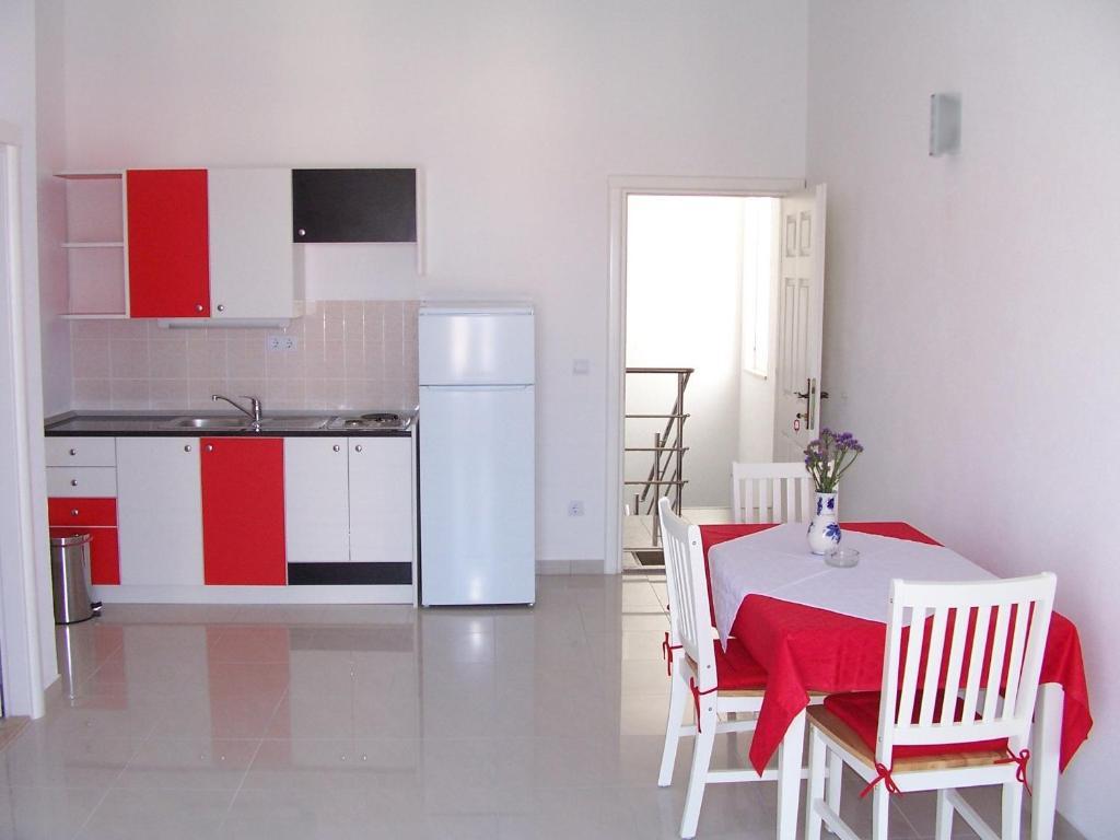 Apartments Perdijic Nemira Оміш Номер фото
